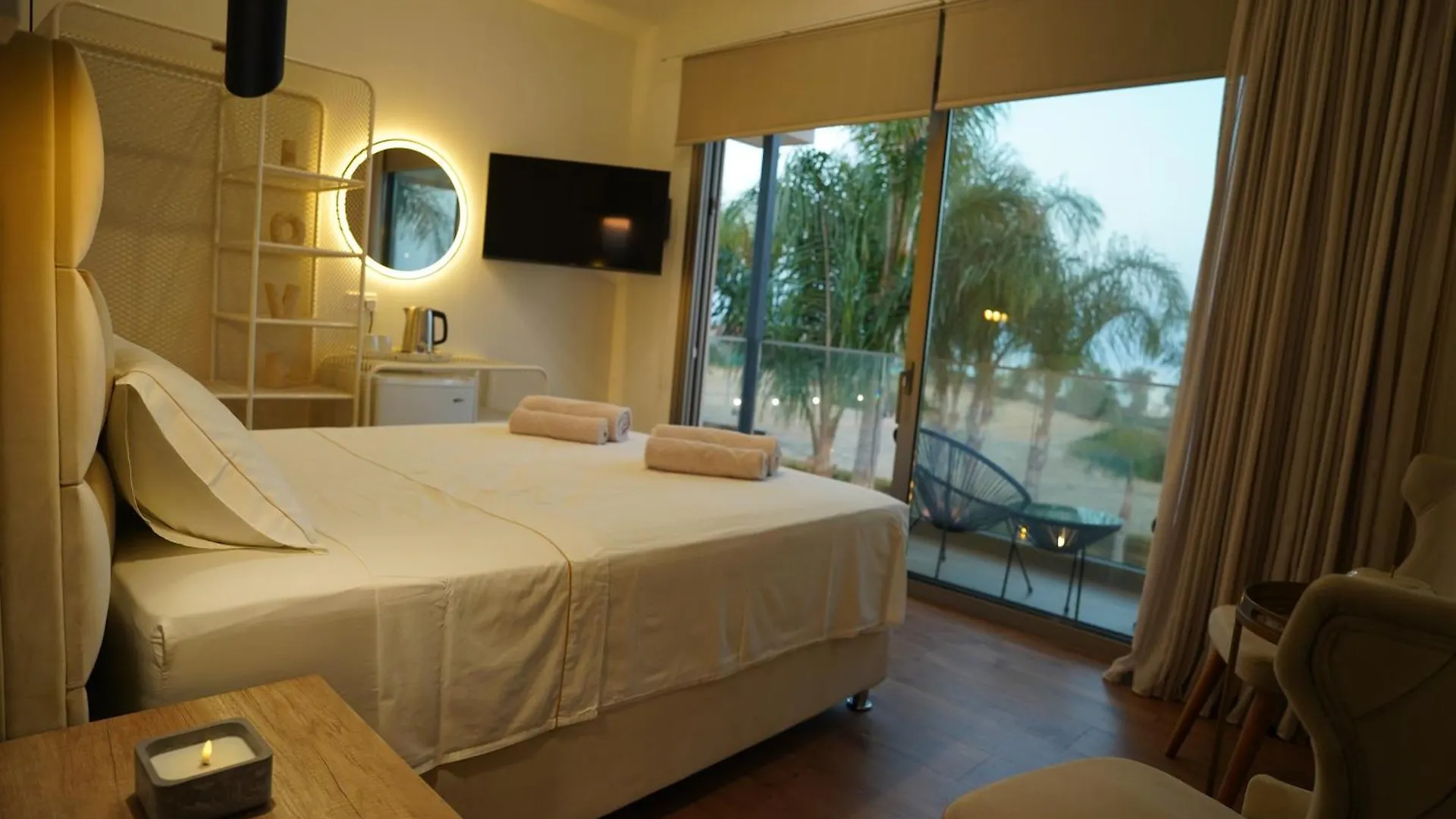 Vila Oasis By The Sea - Cyprus Larnaca